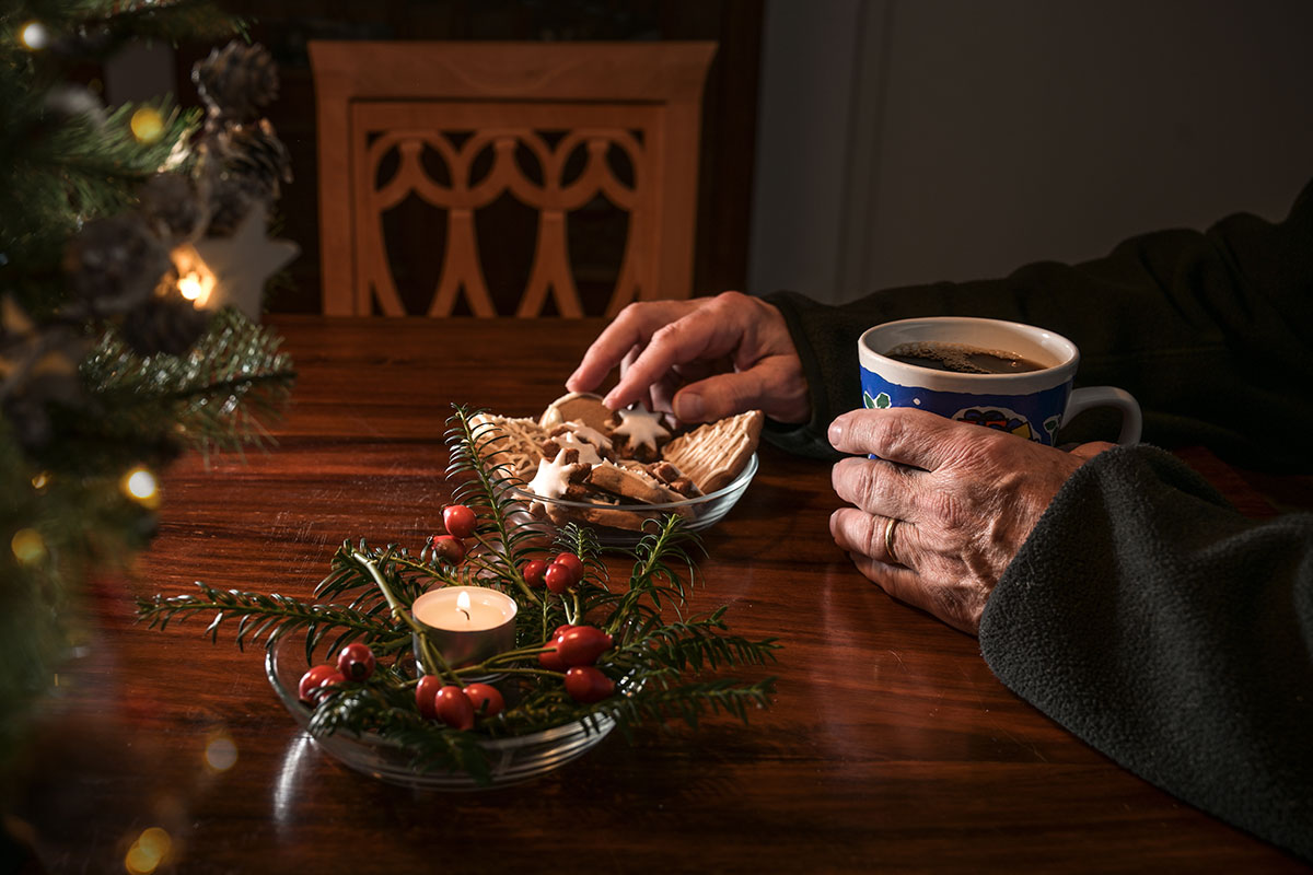 The importance of maintaining mental health for the elderly during the festive season